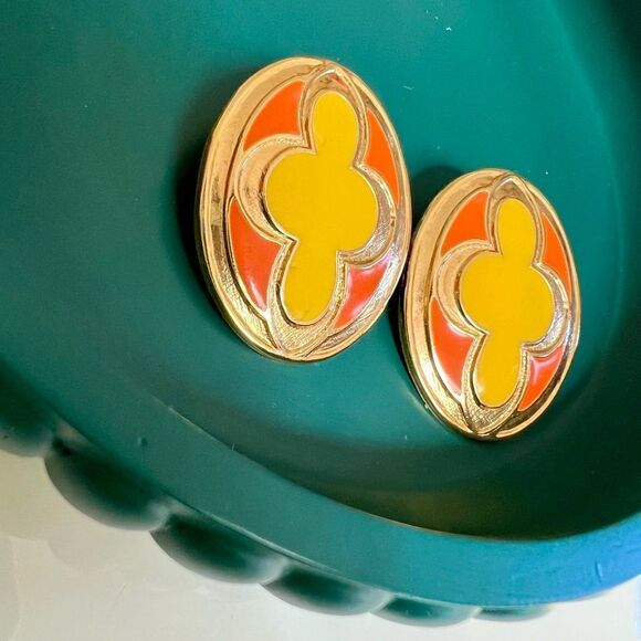 Huge Mod 1960s Vintage Bright Orange Yellow Enamel Clip On Metal Estate Earrings - Picture 2 of 6